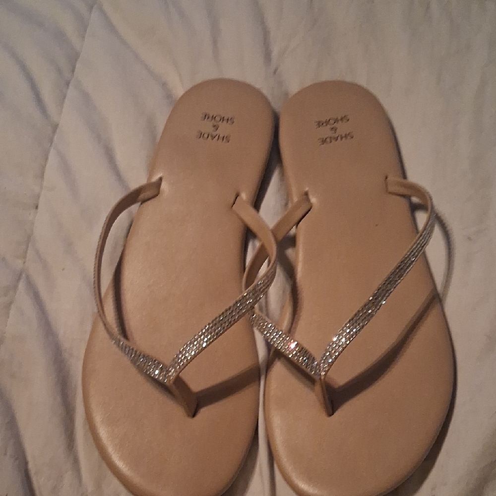 Shade & Shore Tan Sandals with Silver Straps